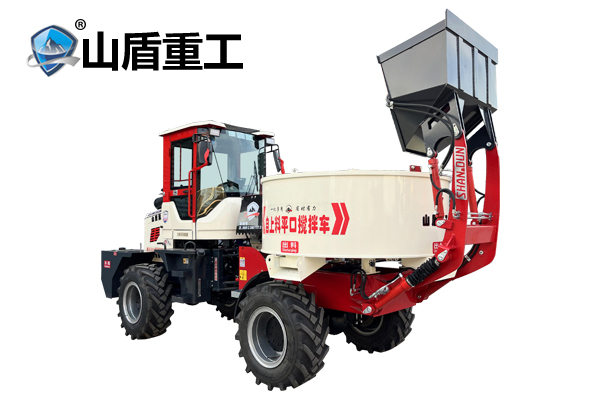 2600型自上料平口搅拌车